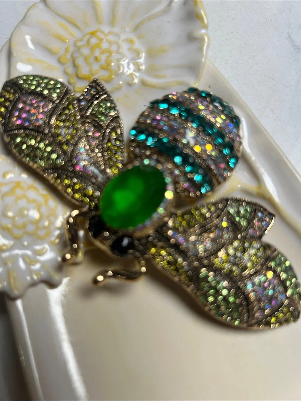 Green Crystal Bee Brooch - Gold-Tone Sparkling Women’s Jewelry